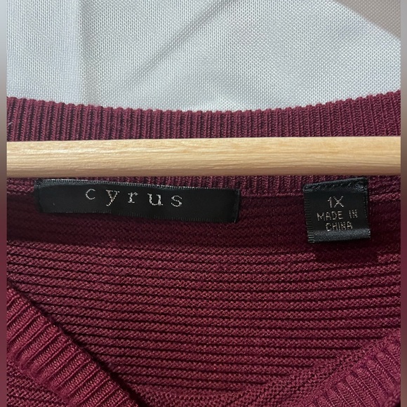 Cyrus cranberry sweater size 1X - Picture 2 of 5